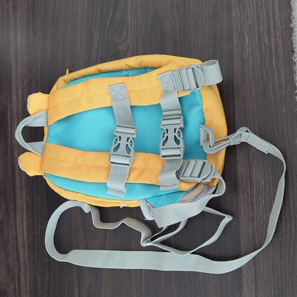 Goldbug Fox Backpack with Removable Tether - Picture 2 of 5
